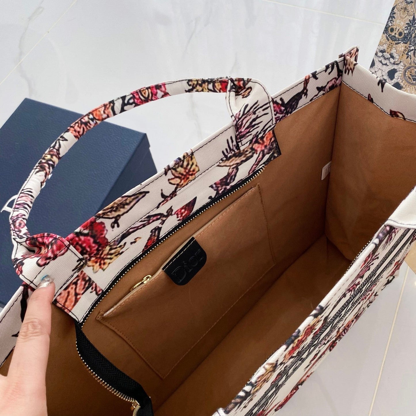 Elegantní & Rafinovaná: Lehká luxusní kožená kabelka