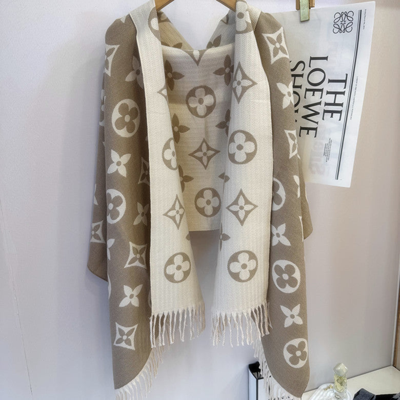 Letter-Pattern Cashmere Scarf – Soft, Warm & Lightweight