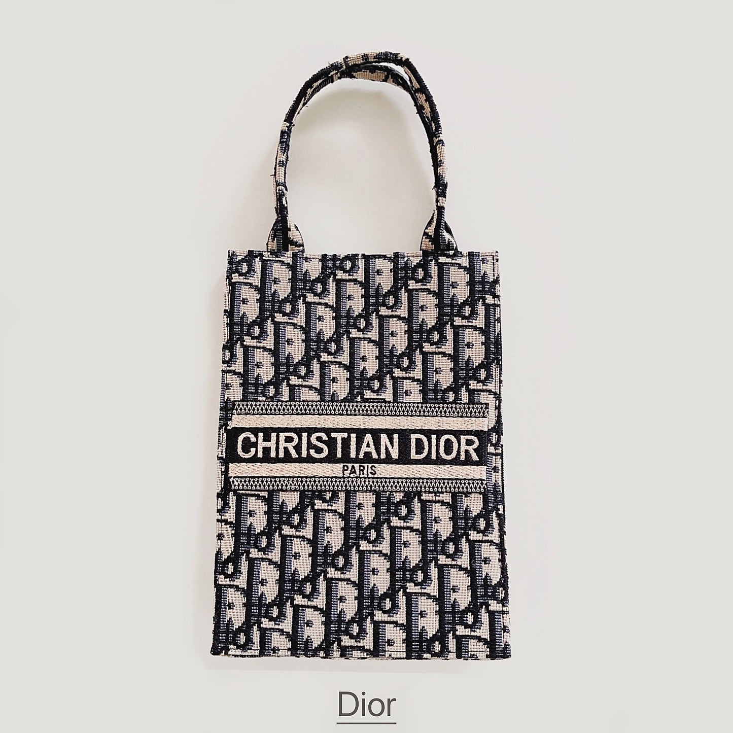 Klasická kabelka s crossbody popruhem