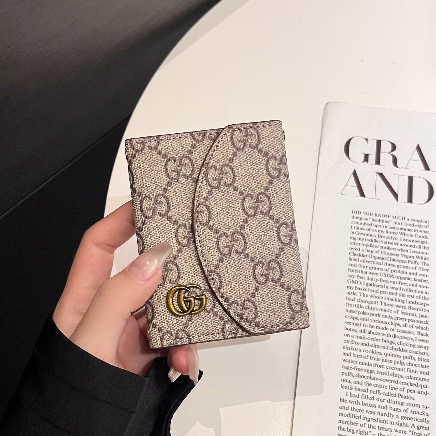 Luxusní kolekce kompaktních peněženek Monogram inspirovaná Lou & GG