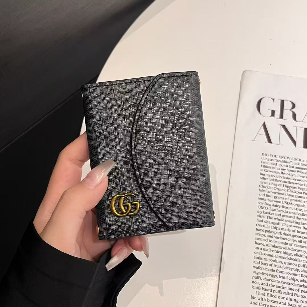 Luxusní kolekce kompaktních peněženek Monogram inspirovaná Lou & GG