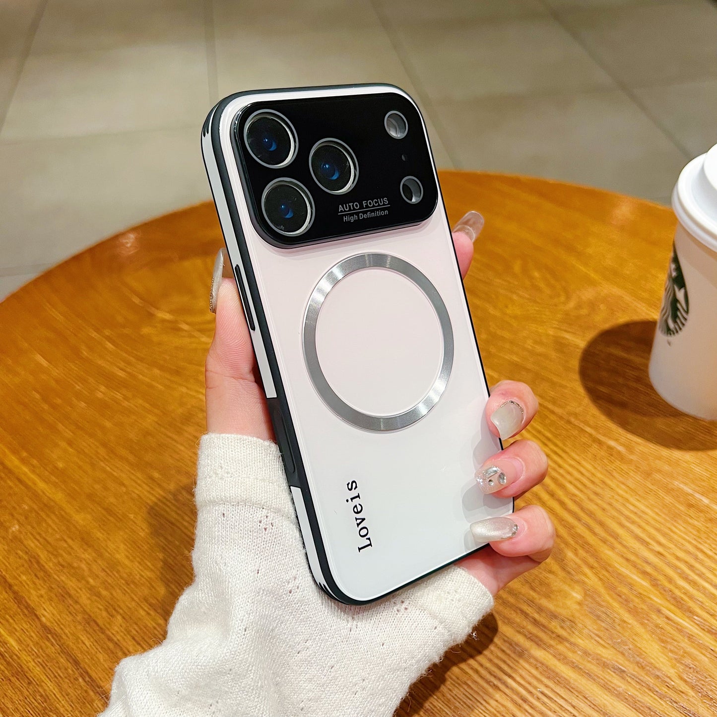 Pouzdro na telefon MagSafe s magnetickým gradientem a ochranou objektivu