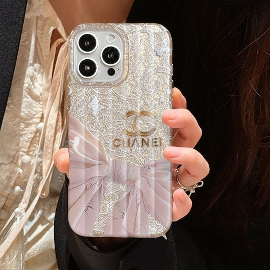 Elegantní elegance: Luxusní pouzdro na iPhone s perlami