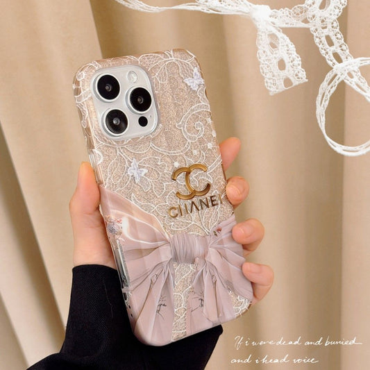 Elegantní elegance: Luxusní pouzdro na iPhone s perlami
