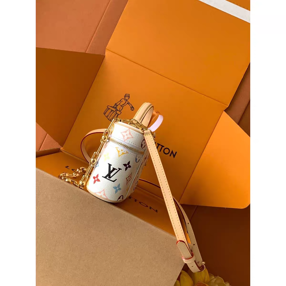Vintage-Inspired Box kabelka – Elegantní Monogram Tote Box
