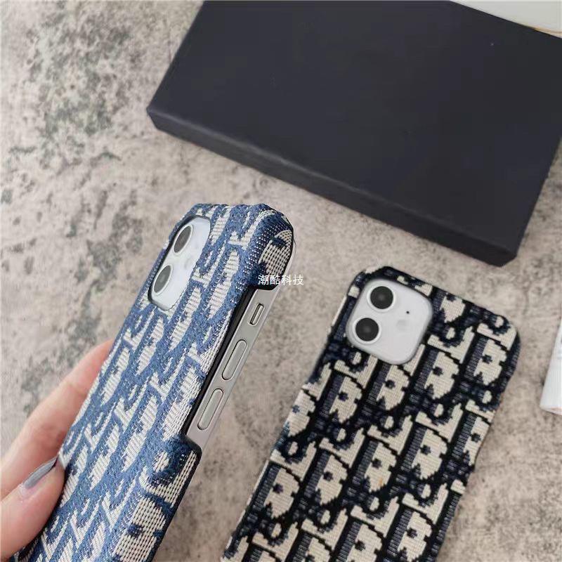 Módní látkové pouzdro na iPhone
