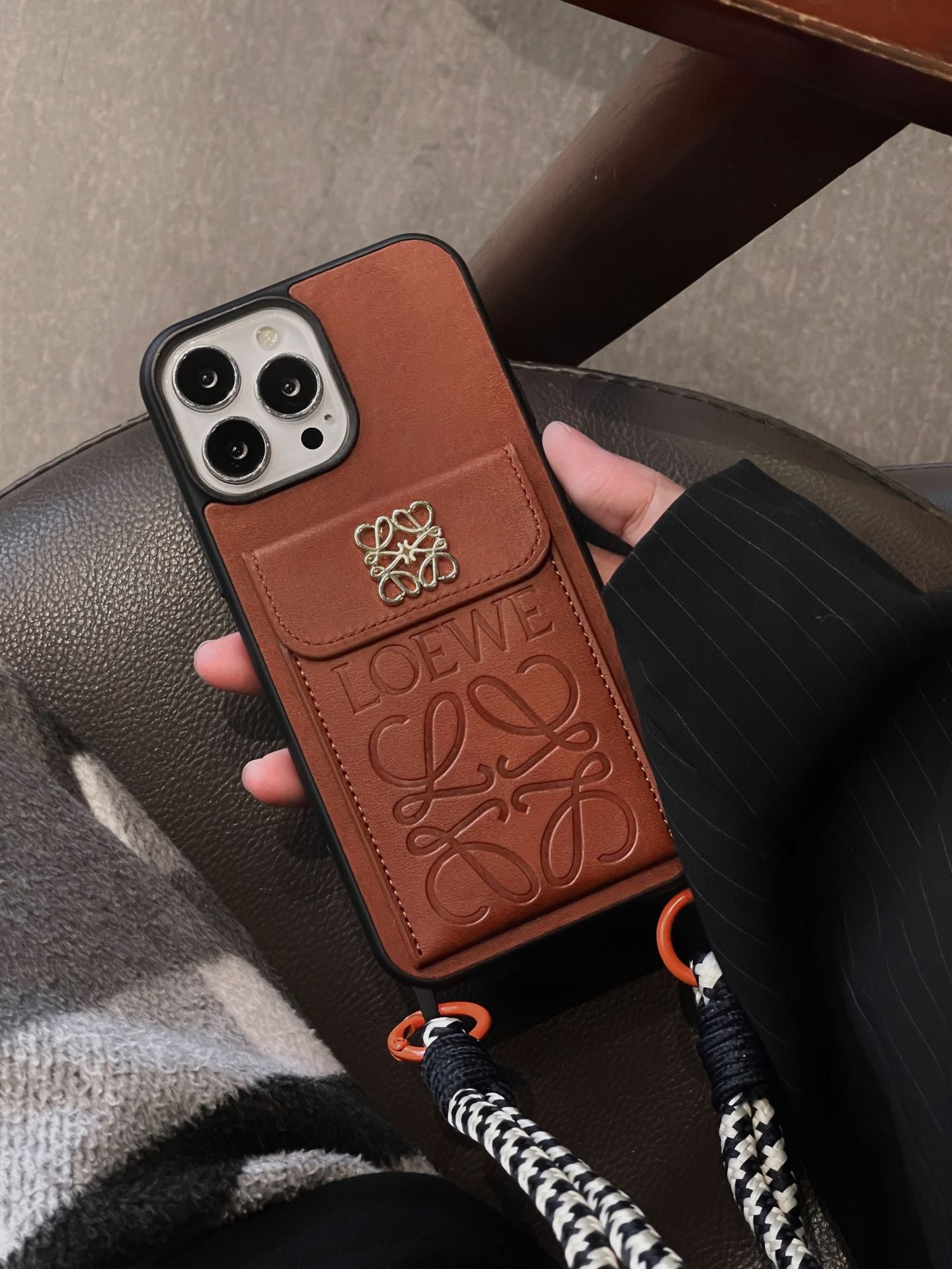 Loe Card Holder kožené pouzdro na iPhone