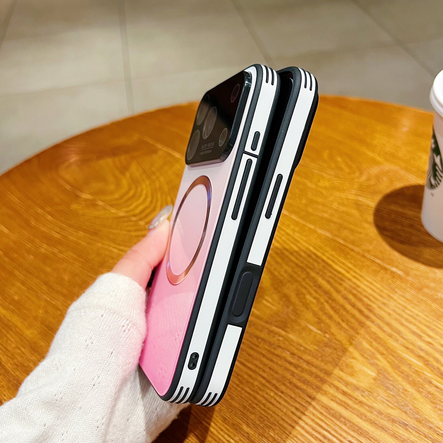 Pouzdro na telefon MagSafe s magnetickým gradientem a ochranou objektivu