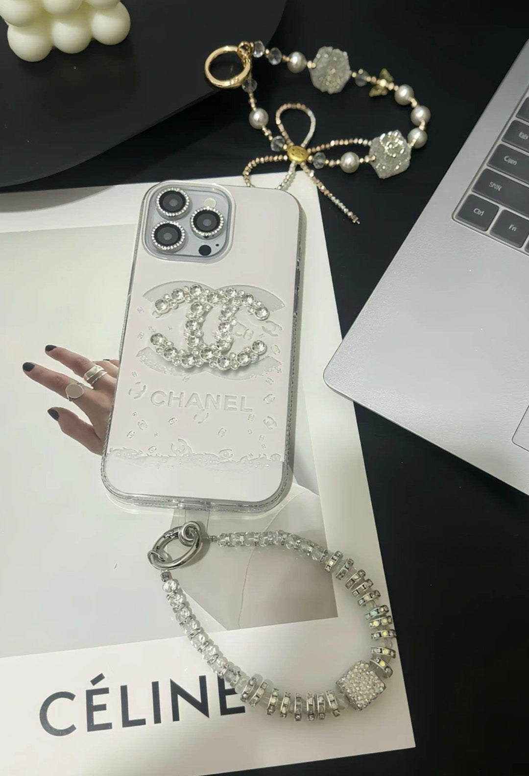 Elegantní luxusní křišťálové pouzdro na iPhone s řemínkem