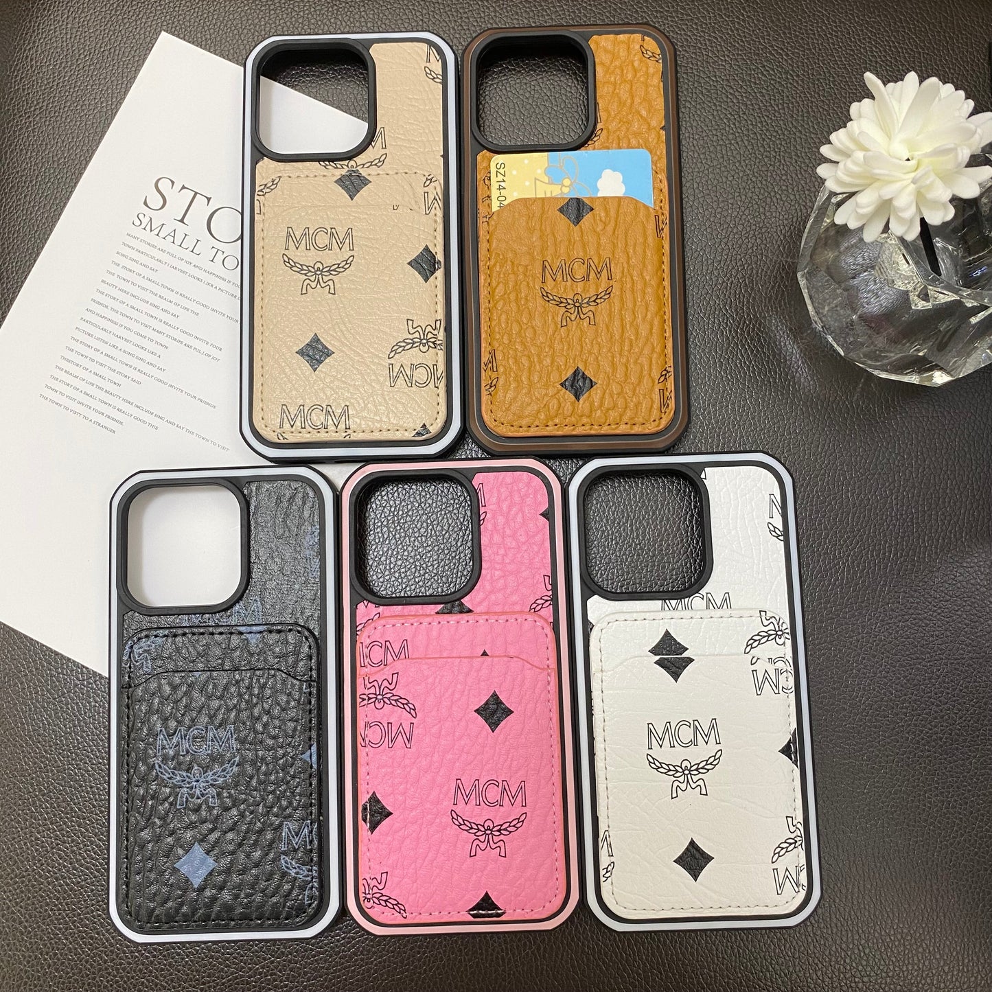 Pouzdro MCM iPhone s držákem karty žluté-MCK240603