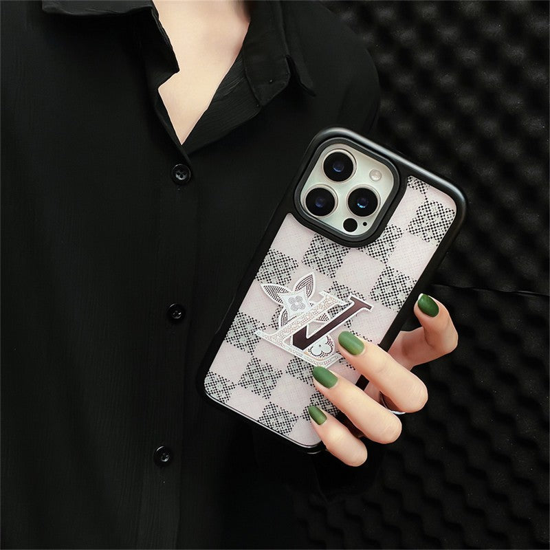 Luxusní černé rohové pouzdro na iPhone