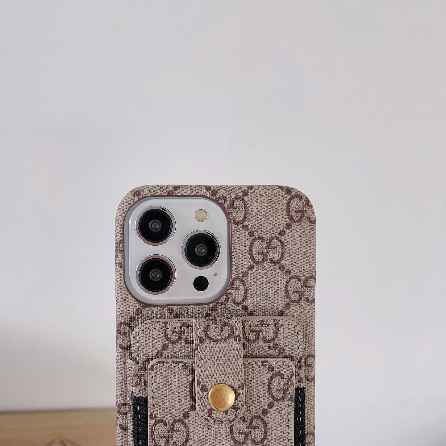Prémiové pouzdro na kartu iPhone