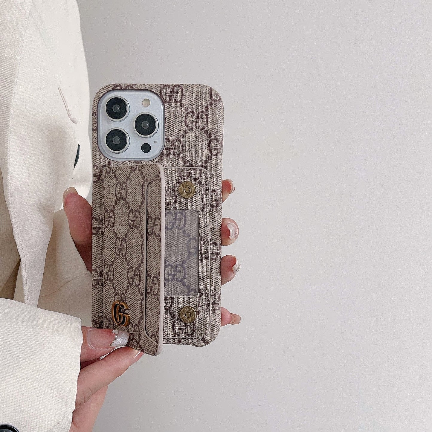 Prémiové pouzdro na kartu iPhone