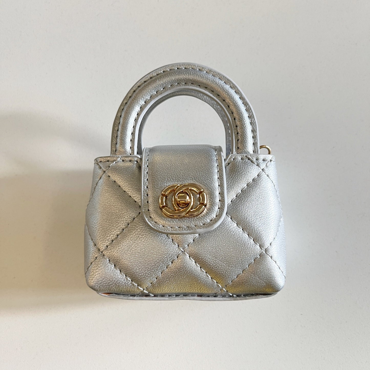 Roztomilé pouzdro na AirPods ve stylu mini kabelky s řetízkovým popruhem