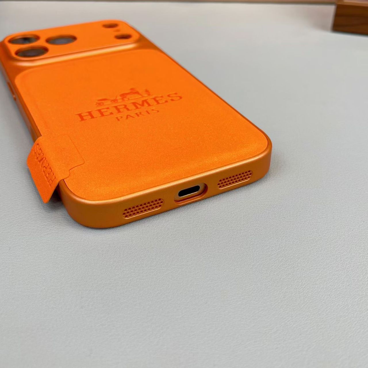 Classices Premium kožené pouzdro na iPhone – luxusní ochrana