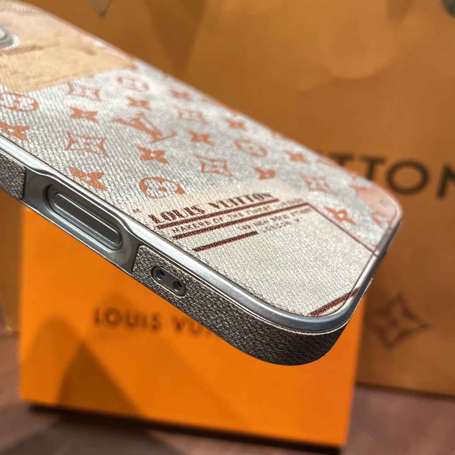 Vintage kožené pouzdro na telefon ve stylu obálky