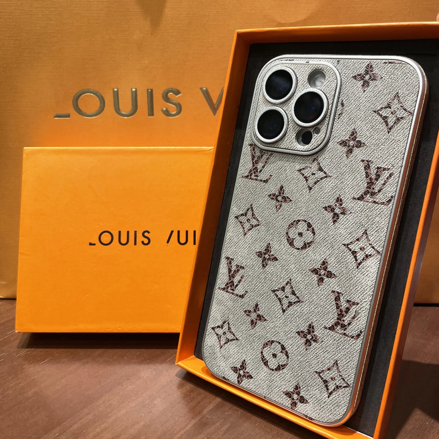 Vintage kožené pouzdro na telefon ve stylu obálky