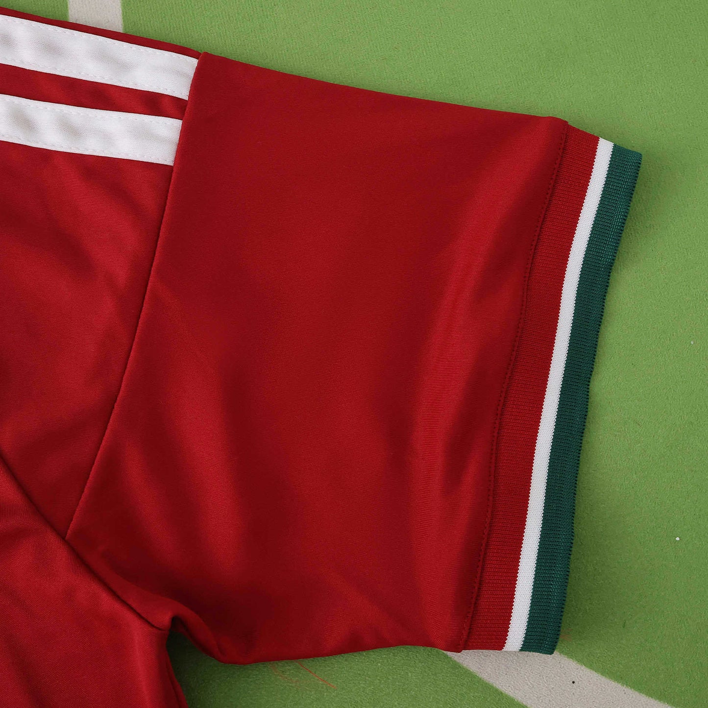 Domácí dres na mistrovství světa ve fotbale 2026 v Maďarsku