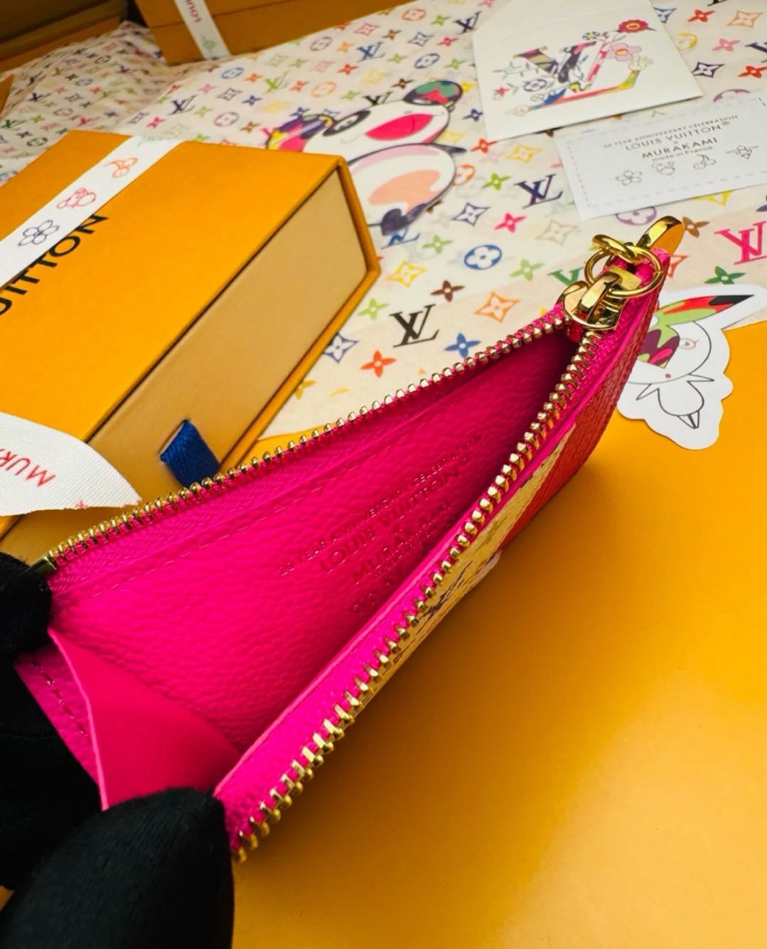 L--Inspired Card Holder Wallet: Elegantní & Funkční!