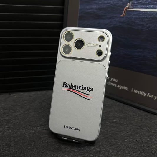 Balenciaga-inspireret mat beskyttende iPhone-cover med fuld-linsebeskyttelse