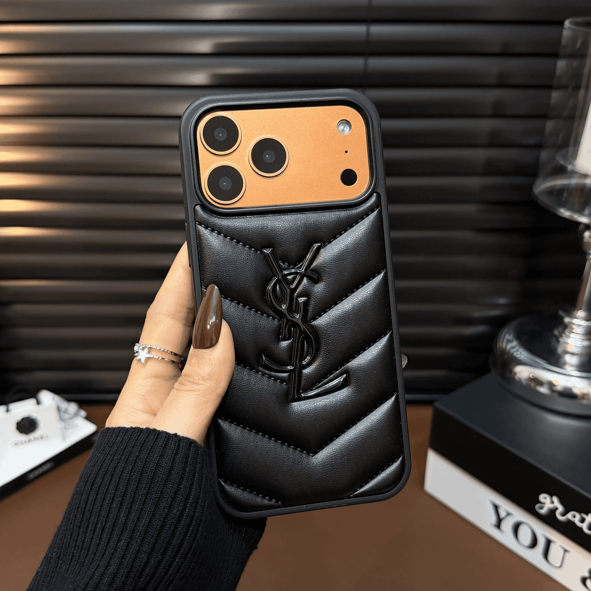 Luxusní prošívané kožené pouzdro na iPhone — Nárazuvzdorný tenký ochranný kryt