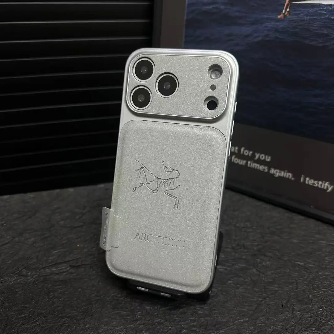 Luxusní venkovní obal na iPhone