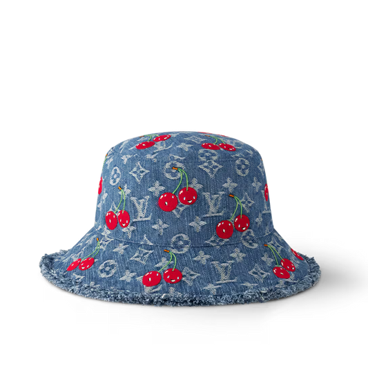 Bonito sombrero con estampado de cerezas, imprescindible para los amantes de la moda.